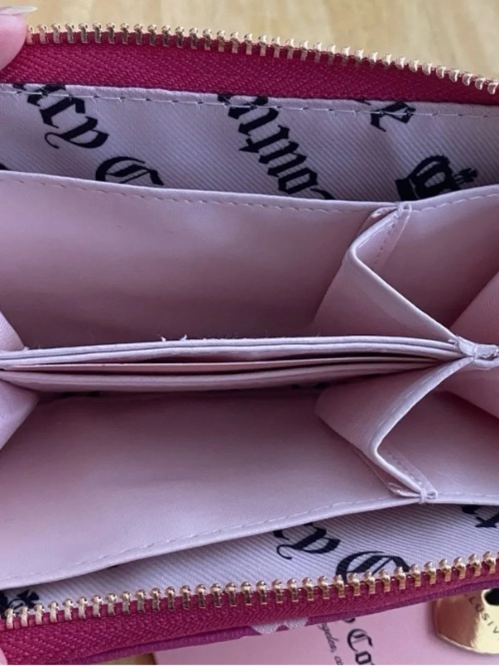 Juicy Couture Daisy Zip Wallet
